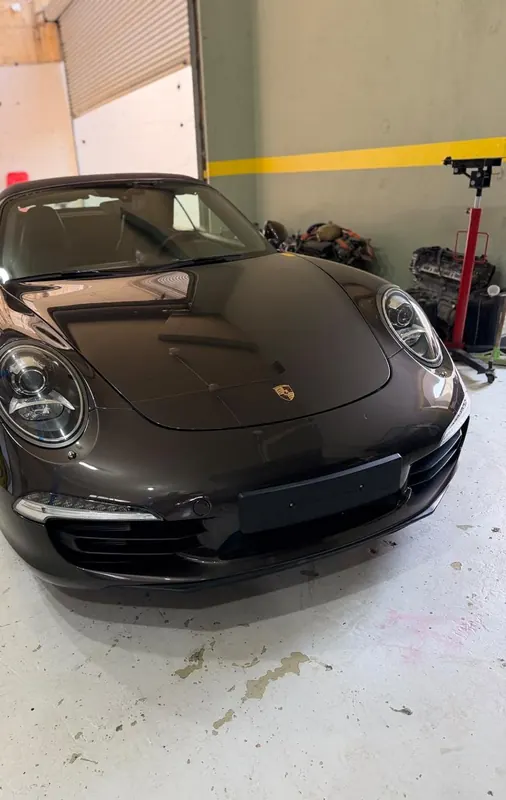 Porsche 911 at Garo Garage